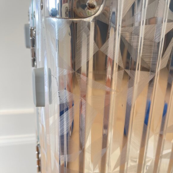 Authentic Like New Rimowa x Tiffany & Co. Rock Cut Cabin Silver Rolling Suitcase - Picture 6 of 16